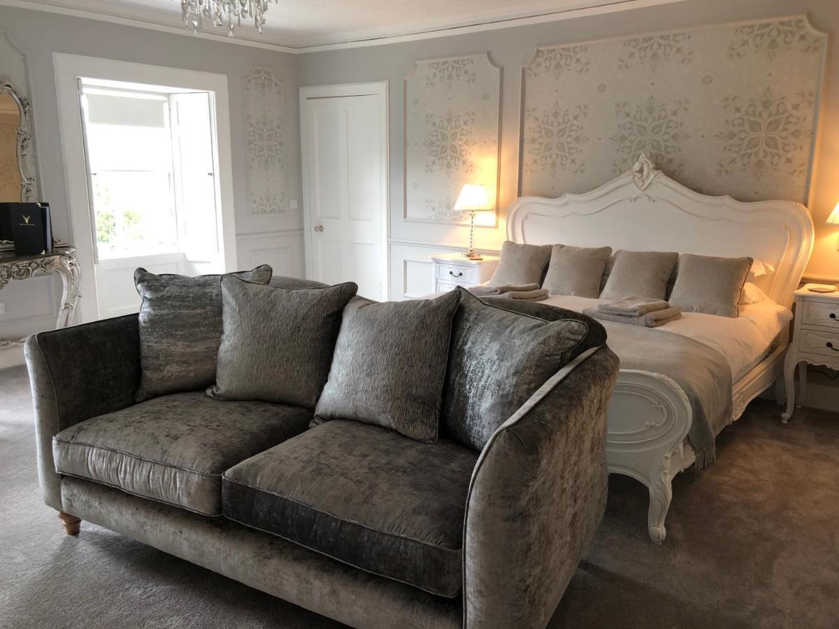 Branxholme Castle Bed & Breakfast ฮาวิค ภายนอก รูปภาพ