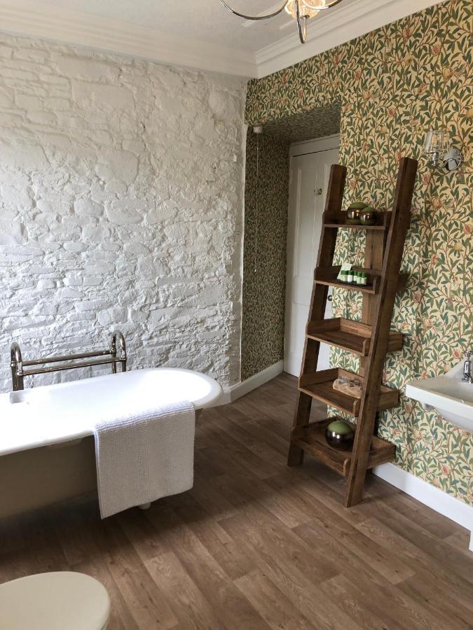 Branxholme Castle Bed & Breakfast ฮาวิค ภายนอก รูปภาพ